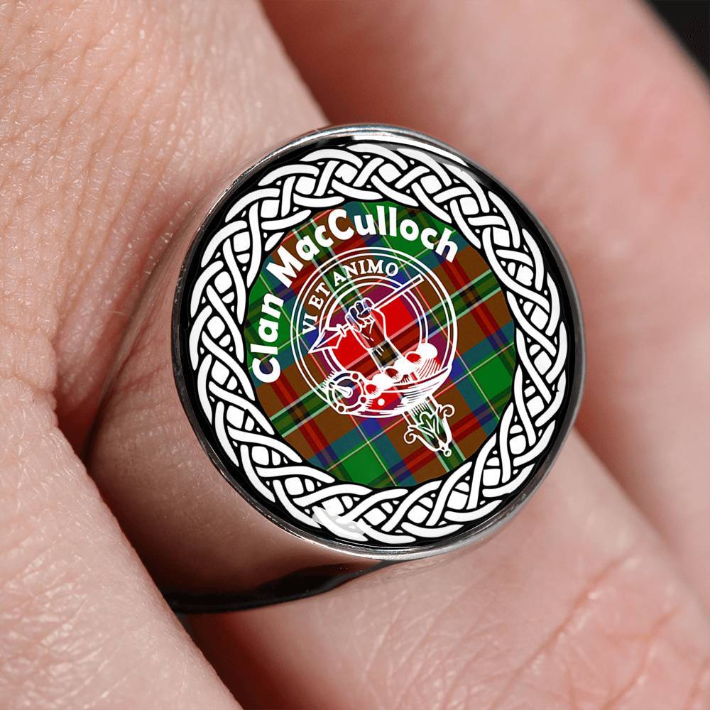 MacCullock Crest Clan Tartan Ring Scottish